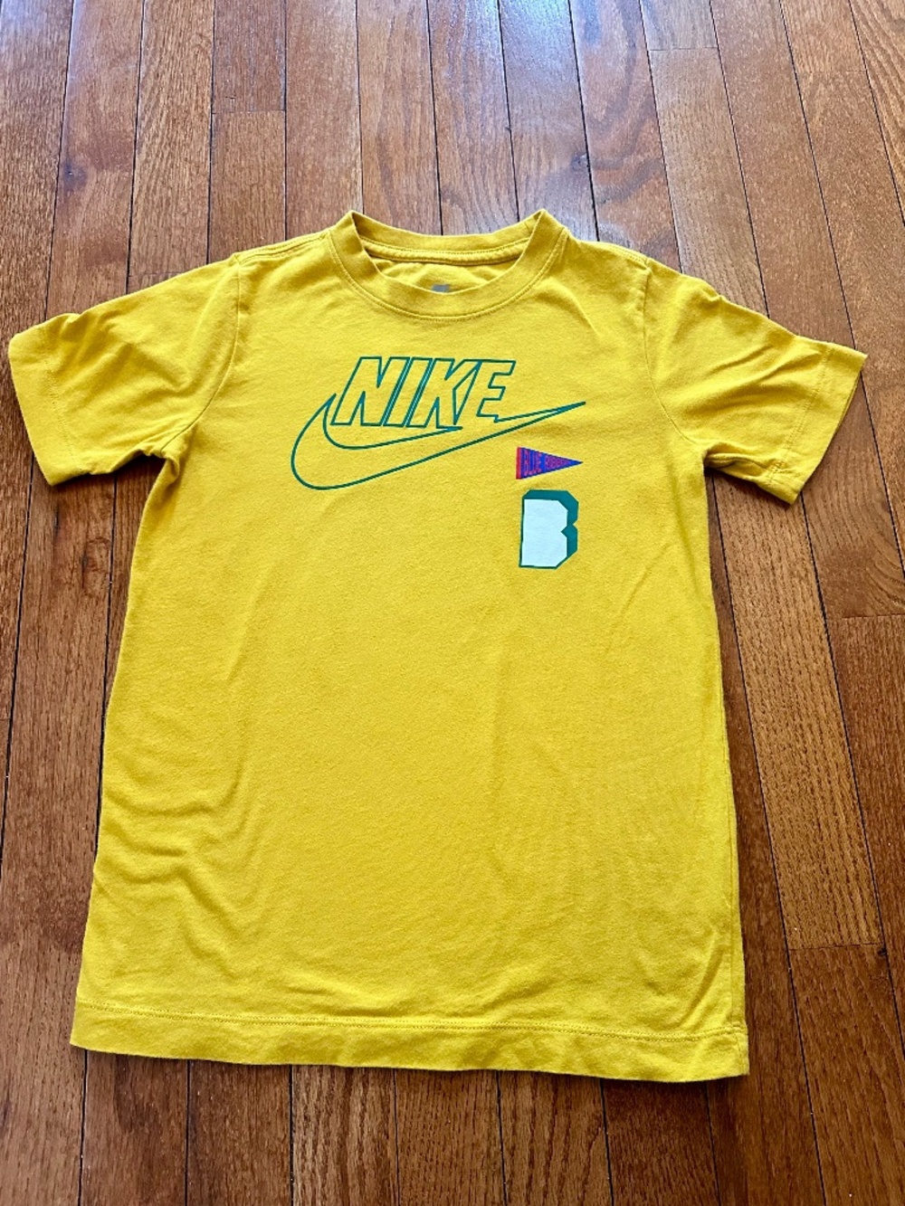 Nike Boys Yellow Graphic T-Shirt | Swoosh Logo Tee | Kids Casual Shirt Size S